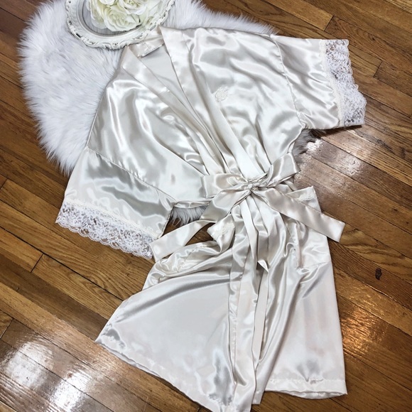 Dior Other - 🌹Vtg Christian Dior Silky Pearl Robe S/M🌹 Dior Other - 🌹Vtg Christian Dior Silky Pearl Robe S/M🌹